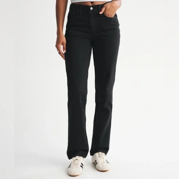 Abercrombie & Fitch Women's
Curve Love Mid Rise 90s Straight Black Jean Size 26 - Picture 2 of 6